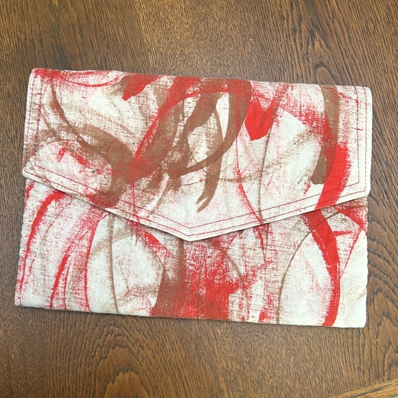 For Freedom - Sak Saum  designed Handpainted foldover clutch w hideable chain. - Picture 6 of 6